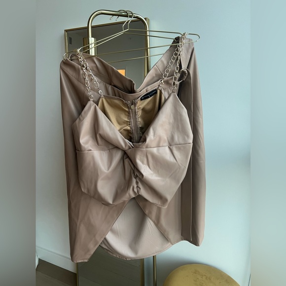 Fashion to Figure Eva Faux Leather Chain Strap Crop Top - Picture 4 of 6